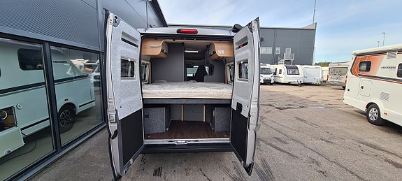 Knaus 540 MQ BoxLife Platinum "Automat +lyftsäng + adaptiv farthållare" 4 of 14