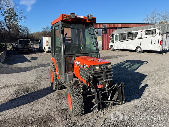 Traktor Kubota B2410 3 of 5