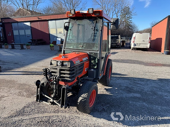Traktor Kubota B2410 2 of 5