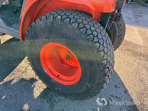 Traktor Kubota B2410 27 of 27