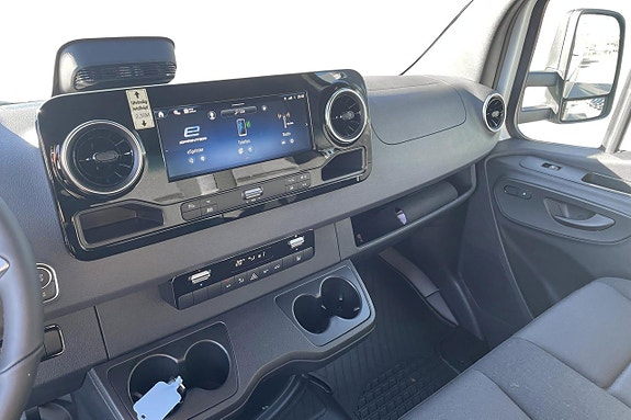 Mercedes-Benz eSprinter 420 8 of 11