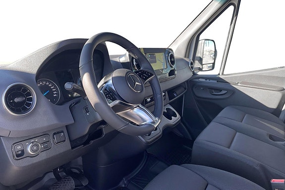 Mercedes-Benz eSprinter 420 6 of 11