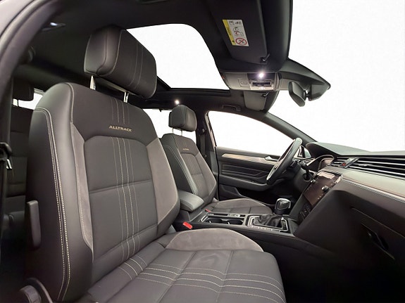 Volkswagen Passat Alltrack 24 of 30