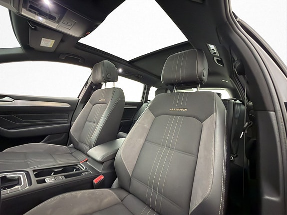 Volkswagen Passat Alltrack 10 of 30