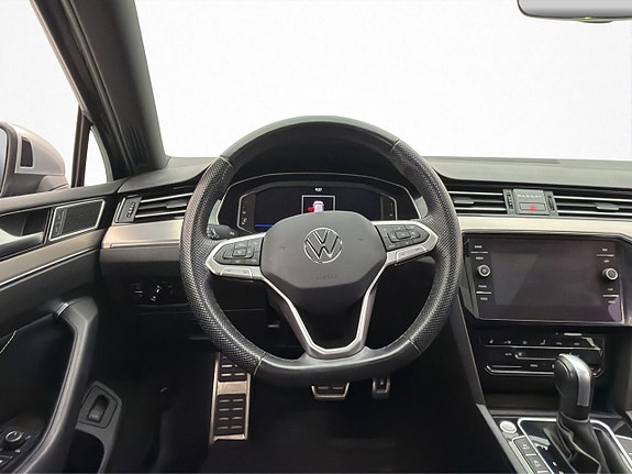 Volkswagen Passat Alltrack 12 of 30