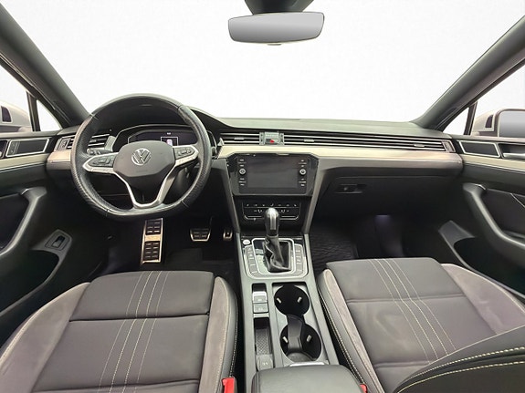 Volkswagen Passat Alltrack 11 of 30