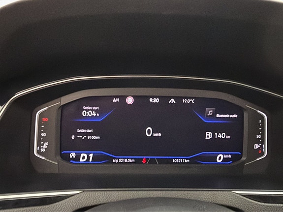 Volkswagen Passat Alltrack 14 of 30