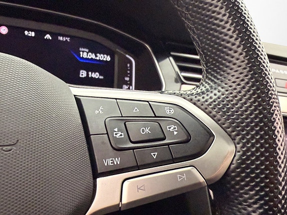 Volkswagen Passat Alltrack 15 of 30