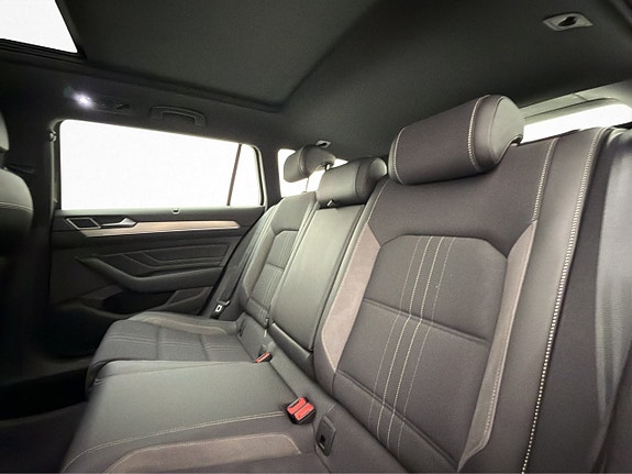 Volkswagen Passat Alltrack 26 of 30