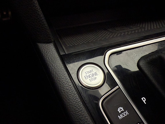 Volkswagen Passat Alltrack 28 of 30