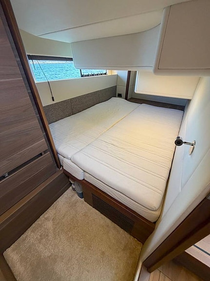 Sealine F380 12 of 12