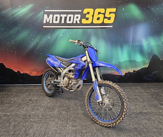 Yamaha YZF 450 • RÄNTA 0,95% • 103 TIM • 599 KR/MÅN • KÖP ONLINE