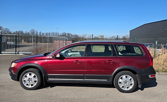 Volvo XC70 2 of 15