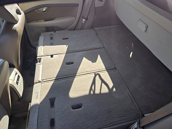 Volvo XC70 11 of 15