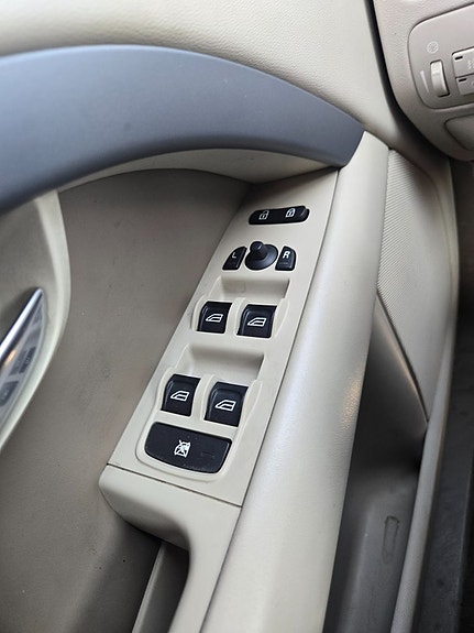 Volvo XC70 15 of 15