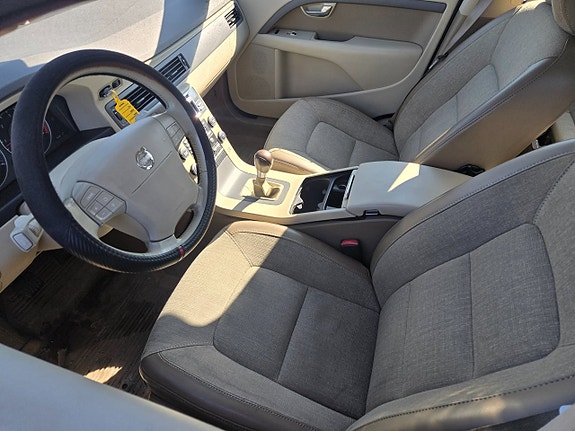 Volvo XC70 10 of 15