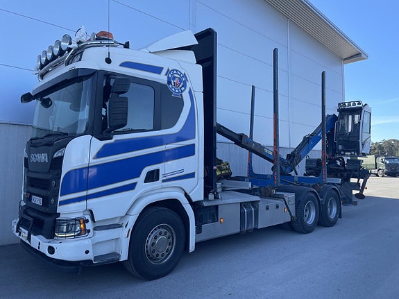 Scania R 650 B6x4 timmerbil med kran
