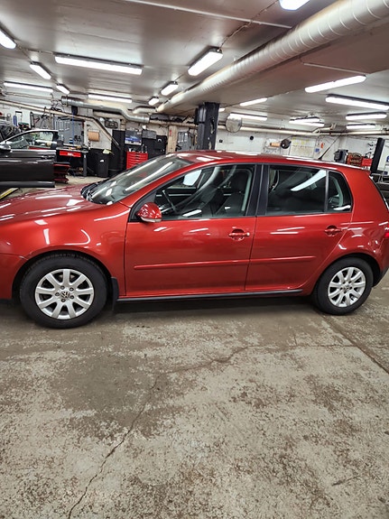 Volkswagen Golf V 11 of 14