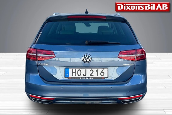 Volkswagen Passat 12 of 14