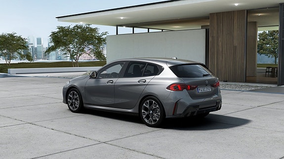 BMW 120 2 of 13