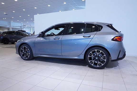 BMW 120 6 of 13