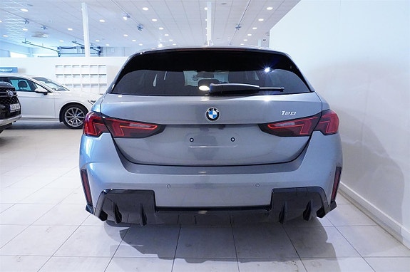 BMW 120 9 of 13