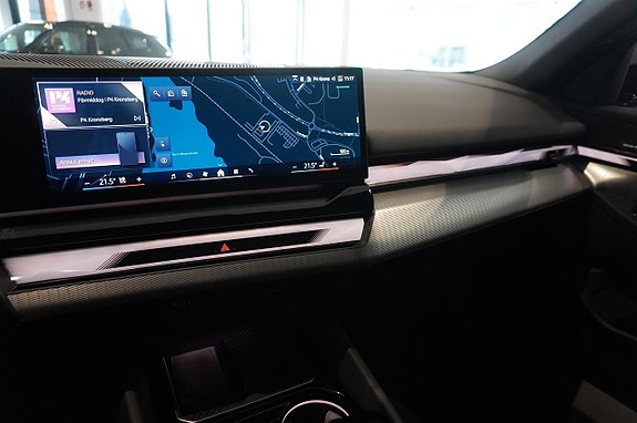 BMW i5 7 of 11