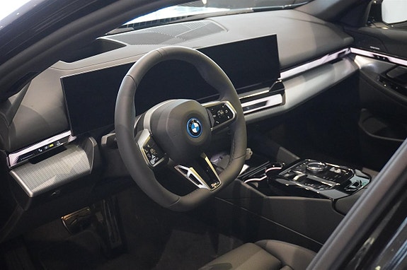 BMW i5 2 of 11
