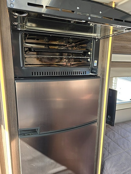 Kabe TM I810 LT *Automat *Långbäddar *Alde *Sänksäng 16 of 27