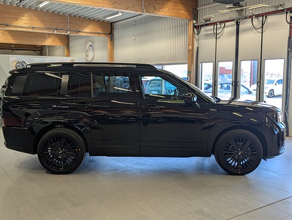 Hyundai Santa Fe 2 of 11