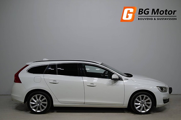 Volvo V60 2 of 5
