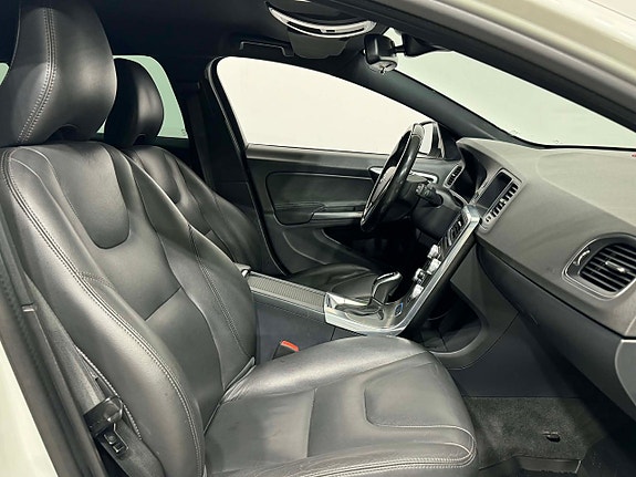 Volvo V60 5 of 5
