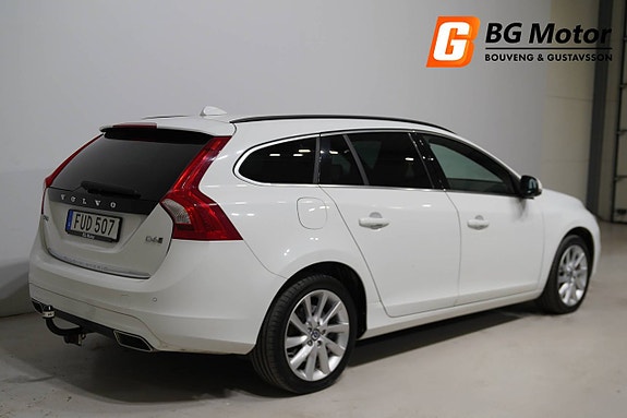 Volvo V60 3 of 5