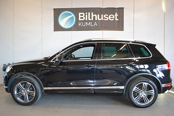 Volkswagen Touareg 2 of 5