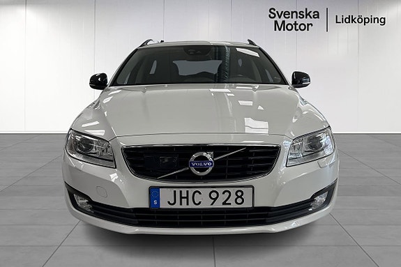 Volvo V70 2 of 20