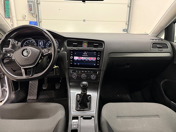 Volkswagen Golf VII 8 of 14