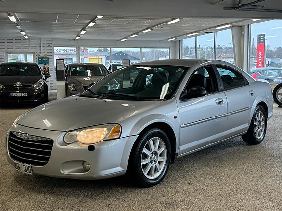 Chrysler Sebring 2 of 14
