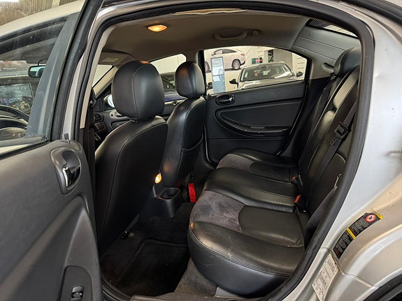 Chrysler Sebring 7 of 14