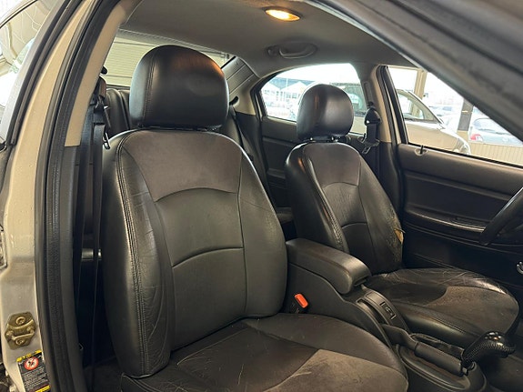 Chrysler Sebring 9 of 14