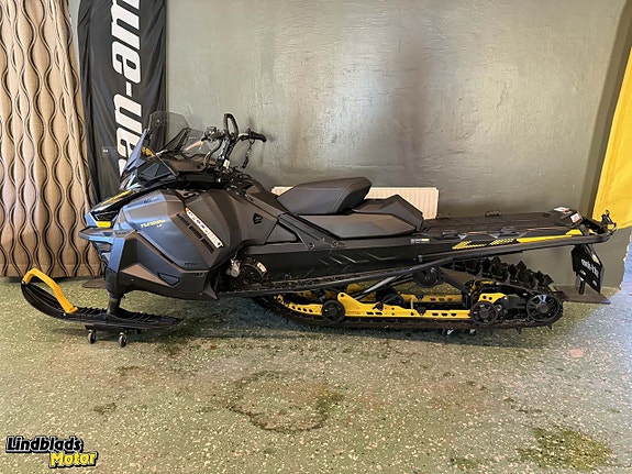 Ski-Doo Tundra LE  154" 600 EFI -25 m. 51mm matta 2 of 5