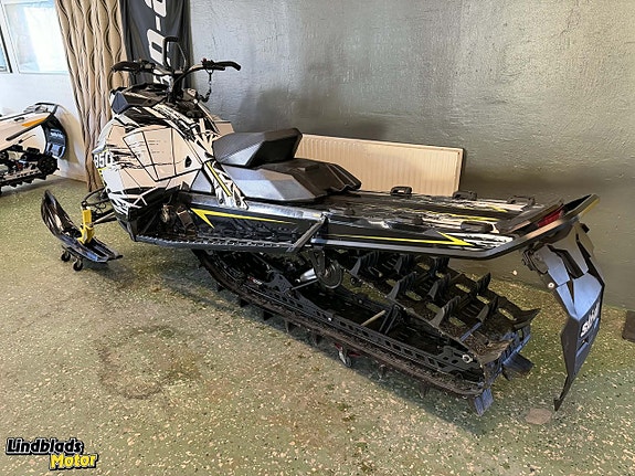 Ski-Doo Summit X 154" 850 -18 m .SHOT 3 of 5