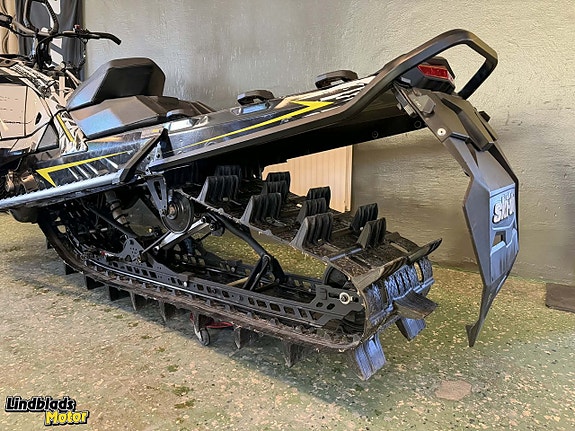 Ski-Doo Summit X 154" 850 -18 m .SHOT 4 of 5