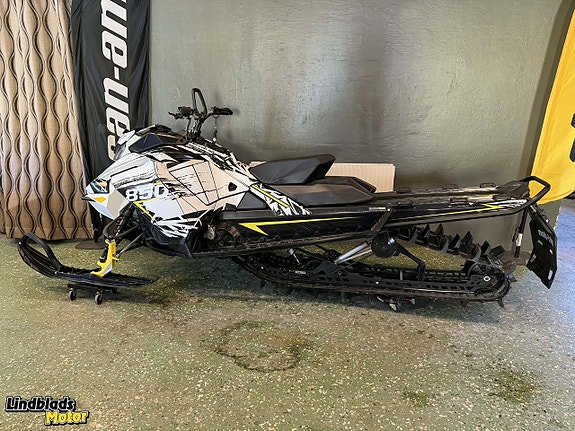 Ski-Doo Summit X 154" 850 -18 m .SHOT 2 of 5