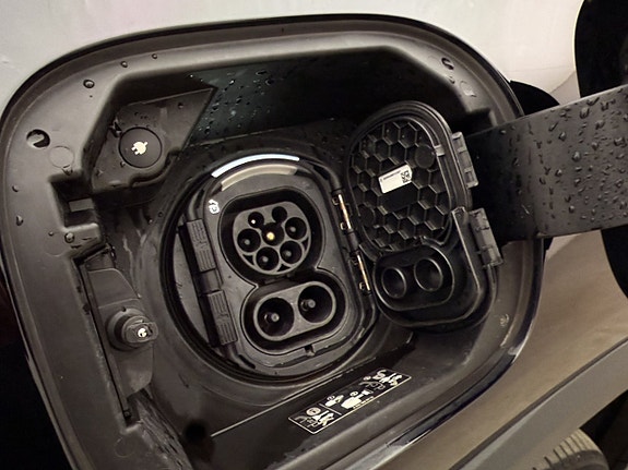 Mercedes-Benz EQA250 10 of 30