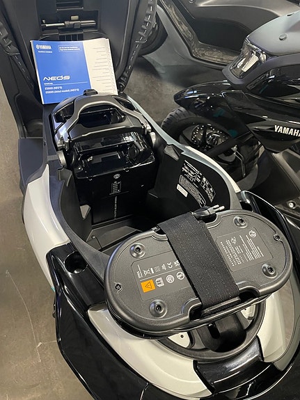 Yamaha NEOS DUAL BATTERY ABS SPARA 10000kr neos electric dual battery 3 of 4