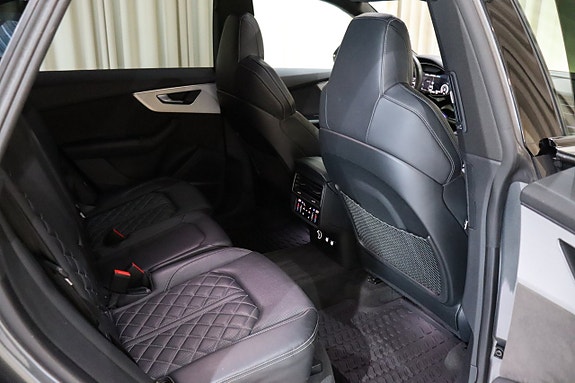 Audi Q8 11 of 27