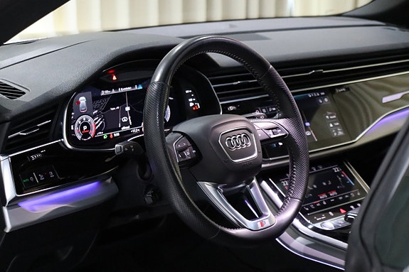 Audi Q8 13 of 27