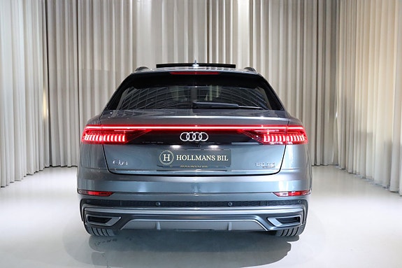 Audi Q8 9 of 27