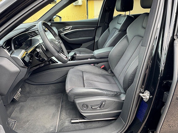 Audi Q8 22 of 23