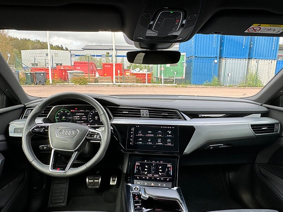 Audi Q8 15 of 23